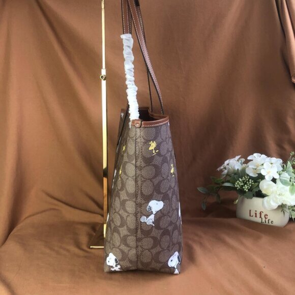 New Coach X Peanuts City Tote In With Snoopy Woodstock - Picture 4 of 14